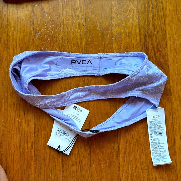 New RVCA 2-piece Bathing suit - Picture 4 of 4